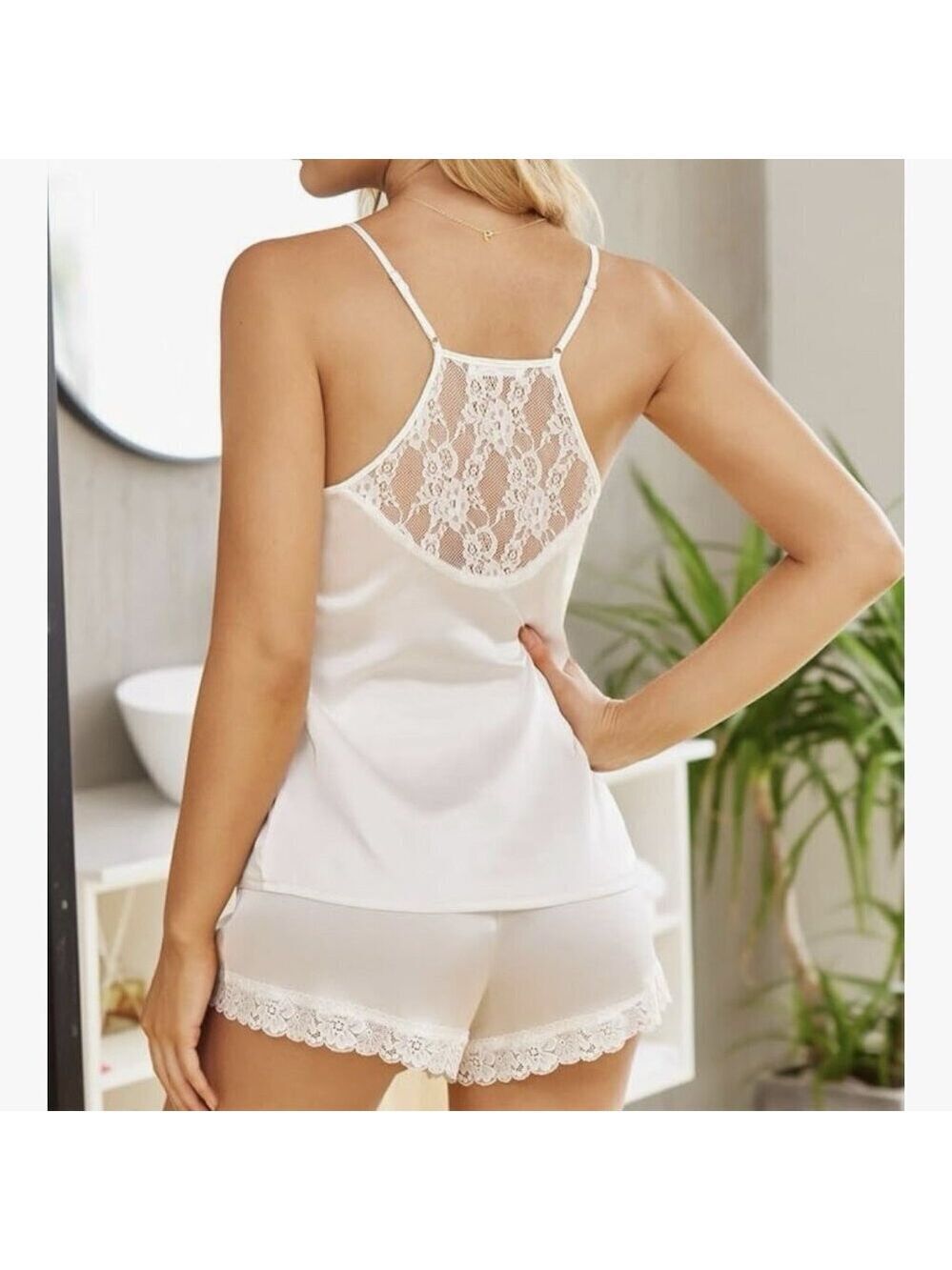 Ekouaer White Satin Cami Shorts Pajama Set Large